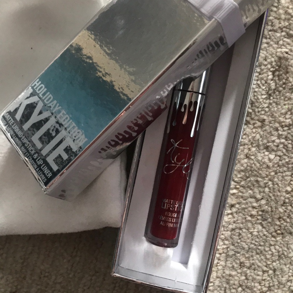 Merry kylie lipstick